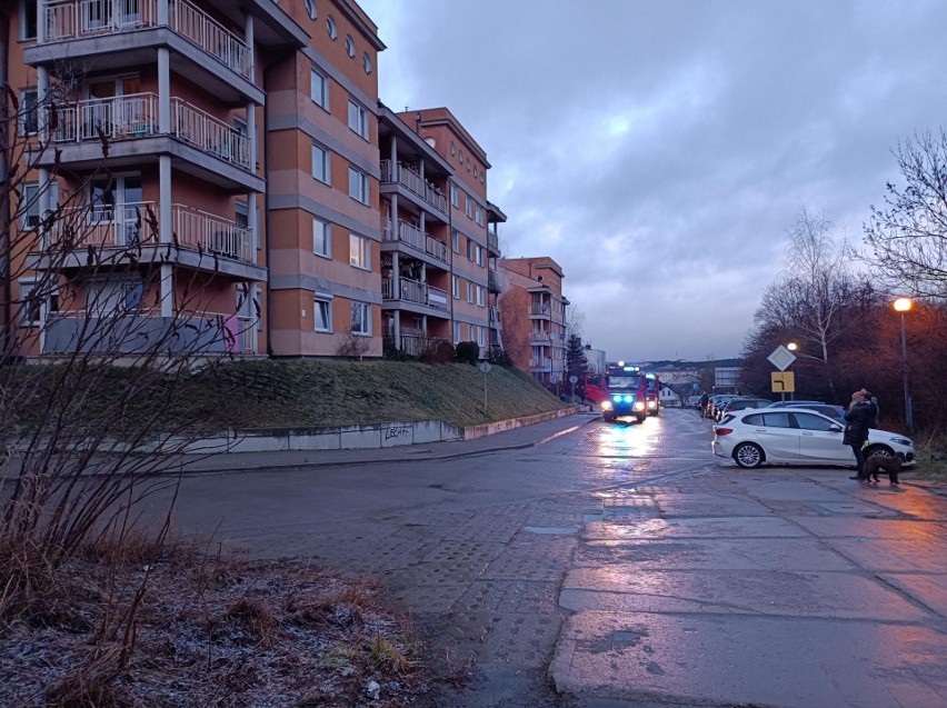 Pożar w mieszkaniu na ul. Świętokrzyskiej w Gdańsku. Ogień prawdopodobnie spowodowała farelka elektryczna