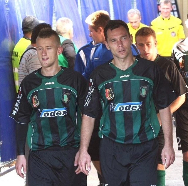 Piłkarzy Stali Stalowa Wola (od lewej: Mateusz Kantor, Wojciech Fabianowski, Sylwester Sikorski) czeka w sobotę spotkanie z Puszczą w Niepołomicach.