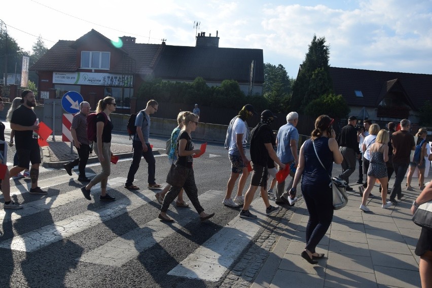 Około stu skawinian protestowało przeciw zatruwaniu...