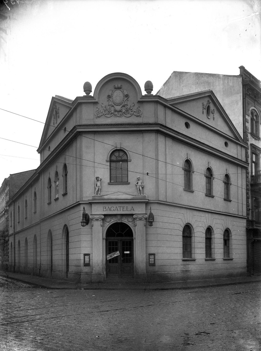 Fasada Teatru Bagatela, 1919