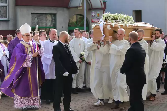 Pogrzeb ks. Andrzeja Cubera odbył się w kościele Najświętszego Serca Pana Jezusa w Chorzowie Batorym. Mszy przewodniczył abp Wiktor Skworc