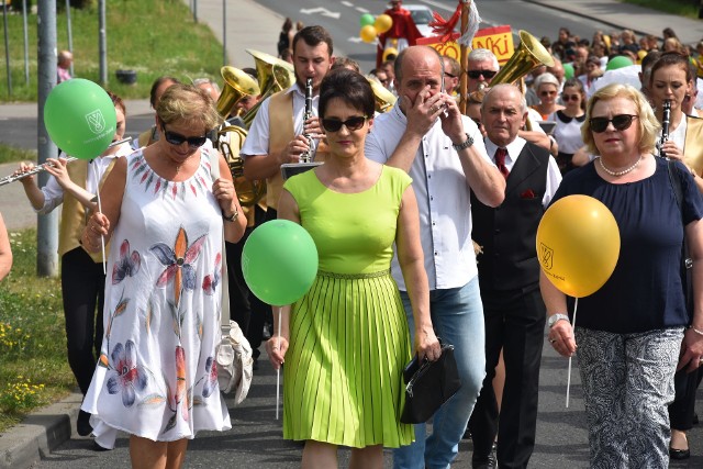 Dni Jastrzębia 2019: barwny korowód mieszkańców przeszedł ulicami miasta w sobotę, 15 czerwca