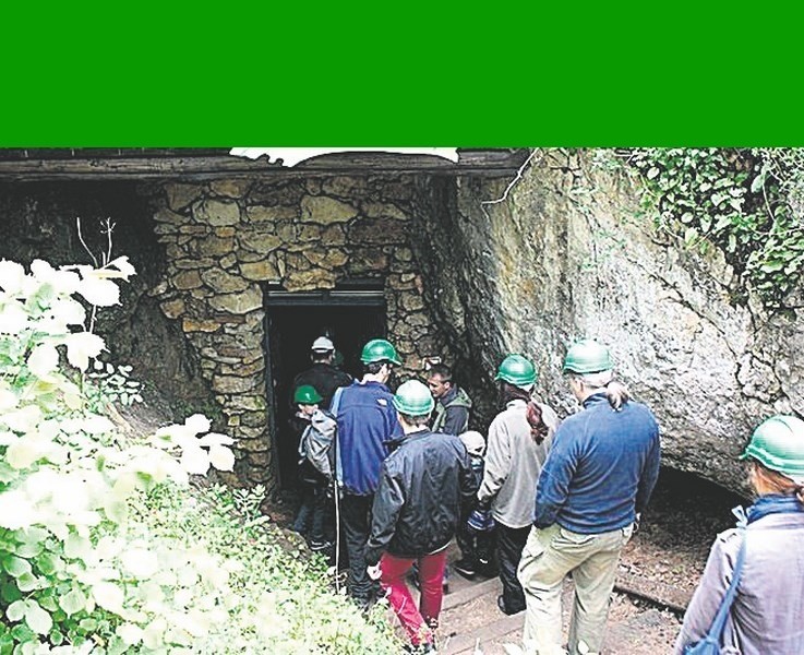 Jaskinia Głęboka jest największą znaną podziemną formą...
