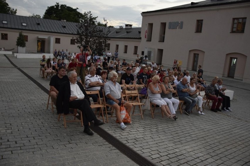 72. rocznica rozbicia więzienia w Kielcach. Był koncert Tadka i pokaz filmów (WIDEO)