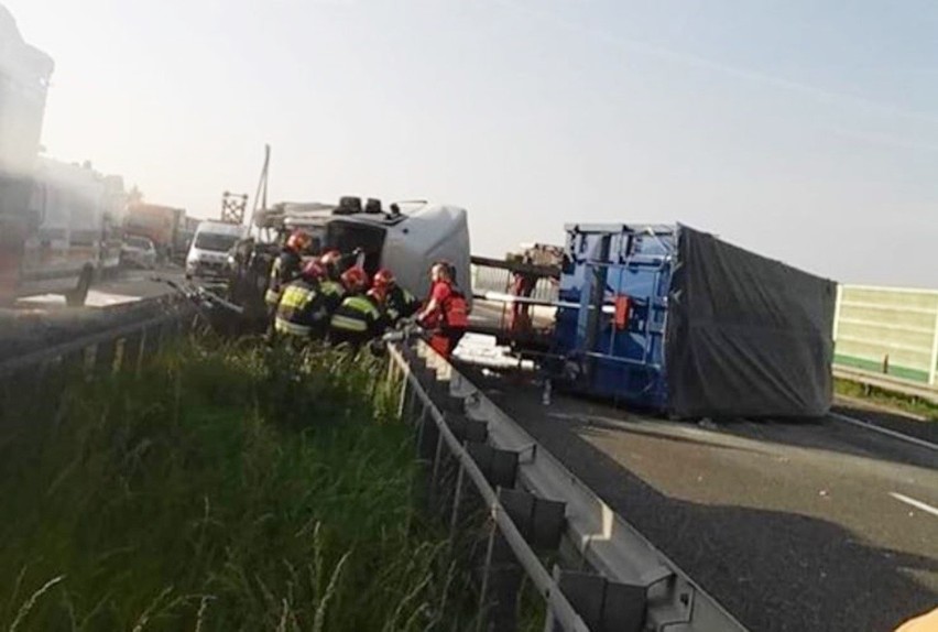 Wypadek na autostradzie A4 w Gliwicach. Samochód ciężarowy...