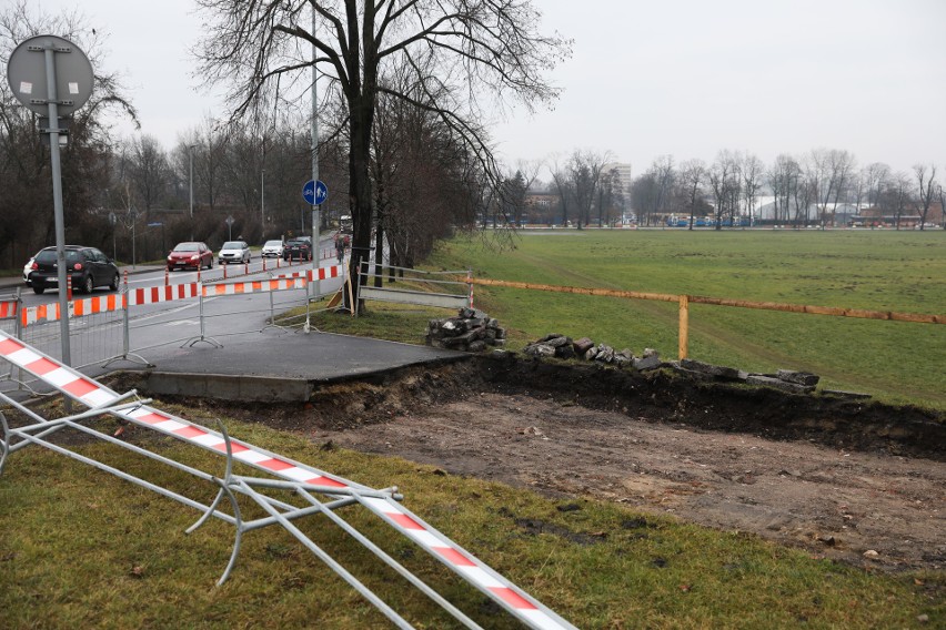 Kraków. Pętla wokół Błoń. Trwa budowa alejki przy Rudawie [ZDJĘCIA]