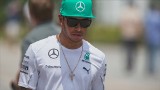 Hamilton zostaje w Mercedesie. Zarobi blisko 200 milionów dolarów [VIDEO]