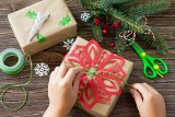 Pakowanie prezentów na Święta czas zacząć. Zobacz pomysły, jak pakować gwiazdkowe upominki, by ucieszyły bliskich