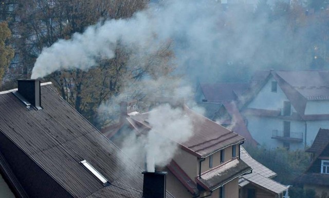 Wzrost emisji dwutlenku węgla przyczynia się m. in. do ocieplenia klimatu.