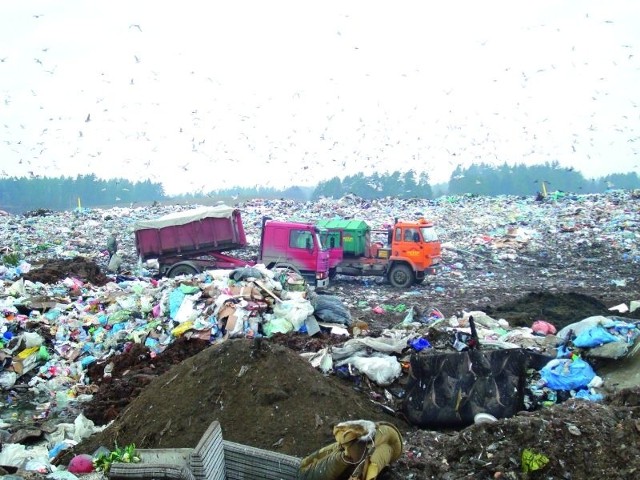 Góra śmieci zniknie z Siedlisk w przyszłym roku.