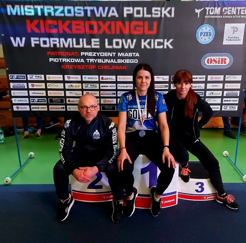 Gorila Ostrów Mazowiecka z sukcesem w Mistrzostwach Polski Low Kick juniorów i seniorów w Piotrkowie Trybunalskim, 1-3.04.2022