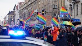 Marsz Równości we Wrocławiu. Miasto obstawione policją, paraliż komunikacyjny w centrum (ZDJĘCIA)