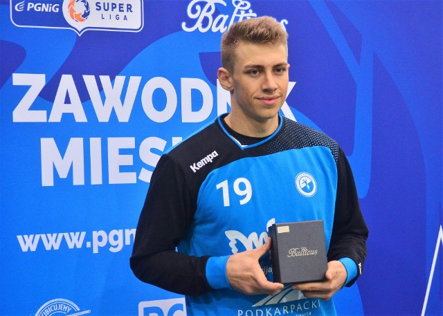 Wiktor Kawka (na zdjęciu) został wybrany Graczem Października PGNiG Superligi. W nagrodę otrzymał zegarek marki Balticus
