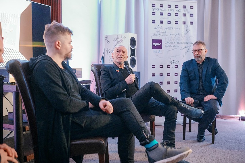 Wojciech Waglewski opowiada o nowej płycie Voo Voo „Za niebawem”. Spotkanie w Studio U22 odbyło się w ramach akcji ZPAV Piątki z Nową Muzyką