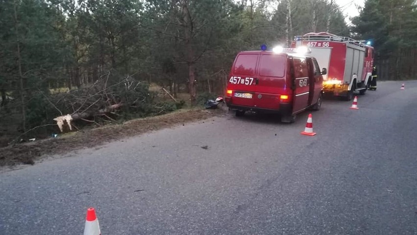 Śmiertelny wypadek w Borsku. Nie żyje 29-letni motocyklista (zdjęcia)