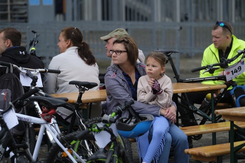 Rowerzyści mieli dziś okazję uczestniczyć w cyklicznym...