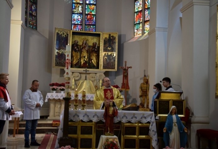 Uroczystości z okazji Dnia Strażaka w Szydłowie. Była msza święta i serdeczne życzenia (ZDJĘCIA)