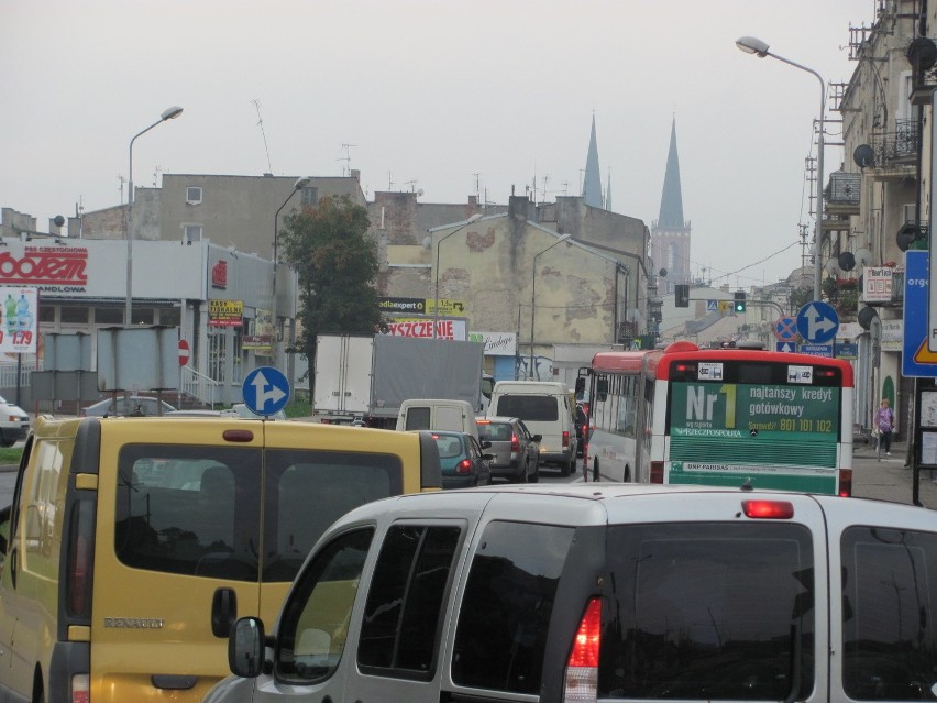 Ogromne korki w Częstochowie. Zobacz, co się stało po zamknięciu wjazdu na DK1 [ZDJĘCIA]