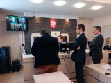 Trzecia odsłona procesu w Skarżysku. Wicemarszałek oskarżony o... powieszenie plakatu na płocie przedszkola