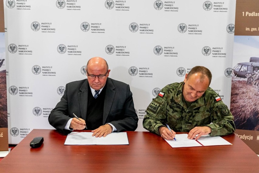 Umowę o współpracy podpisali dyrektor Oddziału IPN w...
