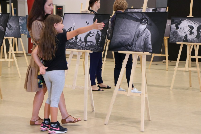 Mielec. Za nami wystawa fotografii Mariusza Janiszewskiego [ZDJĘCIA]