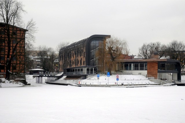 Na początku przyszłego tygodnia możemy spodziewać się pierwszych opadów śniegu. Na zdjęciu Bydgoszcz w zimowej szacie.