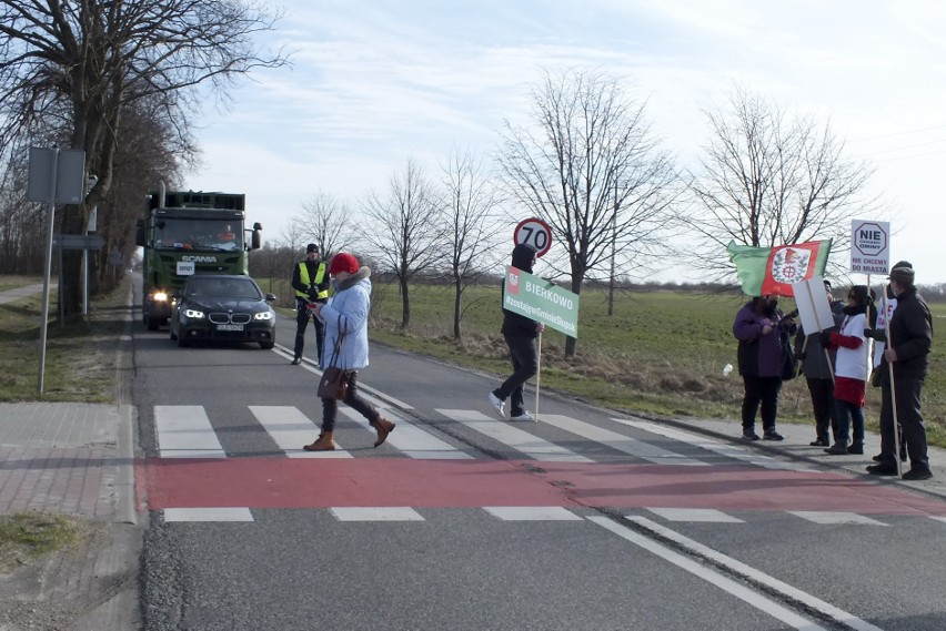 Mieszkańcy gminy protestowali w czwartek, 24 lutego, na...