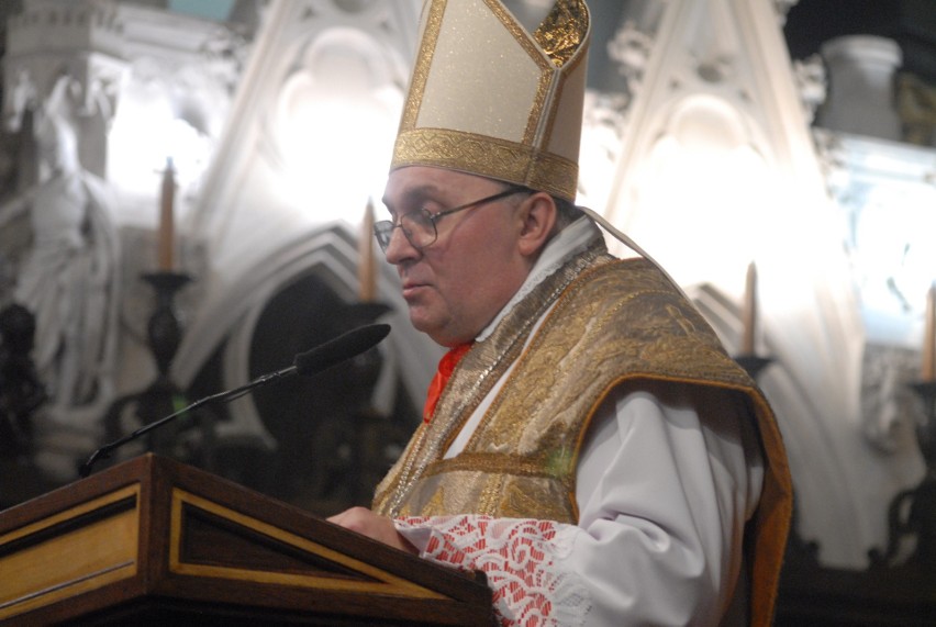 Kraków ma nowego biskupa. Ks. Janusz Mastalski przyjął sakrę biskupią [ZDJĘCIA]                            