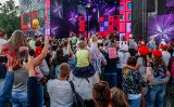 Koncert z okazji Dnia Dziecka w Gdańsku 2.06. Tłumy na Targu Węglowym. Podczas koncertu wystąpili Feel i Ewelina Lisowska [ZDJĘCIA] 