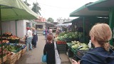 Tłumy na rynku przy Owocowej w Zielonej Górze! Podajemy ceny warzyw, owoców, wędlin, ryb. Co można kupić taniej, a co podrożało?