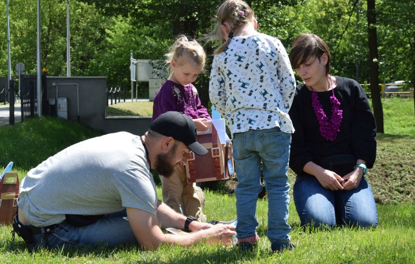 Ostrołęka. Piknik rodzinny „Z małą walizką w wielki świat” na Fortach Bema. 6.06.2020. Zdjęcia