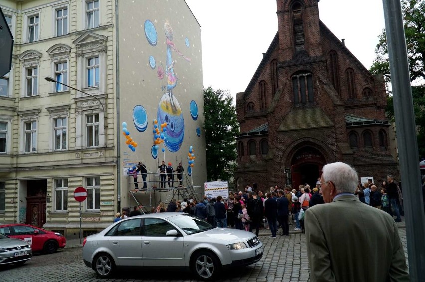 Poznań wzbogacił się o nowy mural. Ten powstał przy ulicy...
