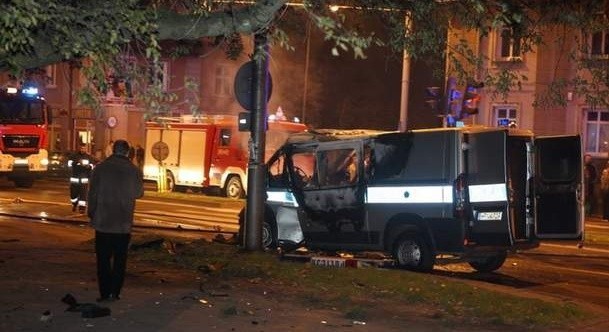 Wypadek w Słupsku: Radiowóz uderzył w taksówkę.