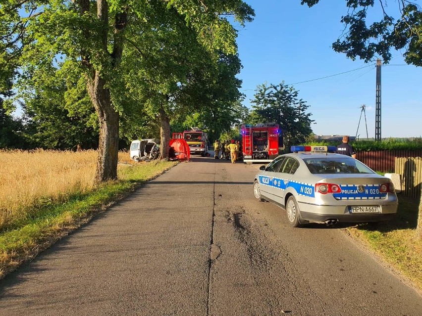 Śmiertelny wypadek drogowy koło Słupska. Nie żyje ojciec i córka [NOWE FAKTY]