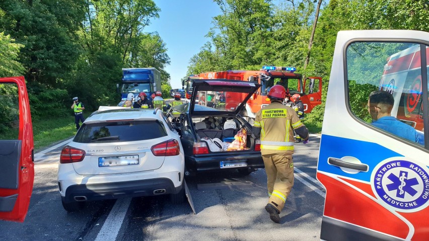 Tragiczny wypadek w Olszowej na drodze wojewódzkiej nr 426. Zginął kierowca poloneza