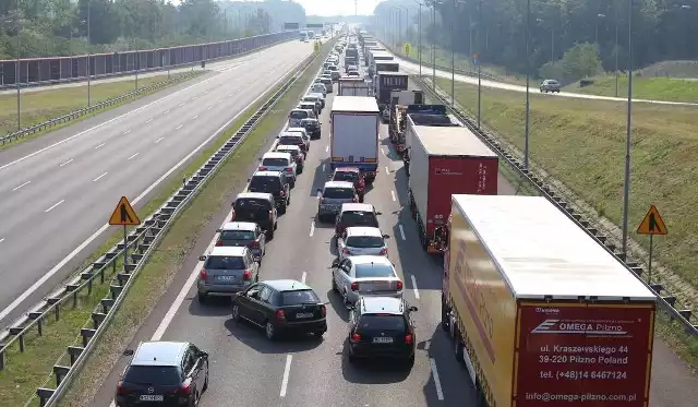 Wypadek na autostradzie A4 spowodował gigantyczne korki w stronę Katowic