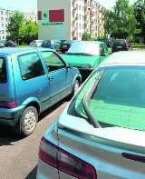 Zamiast placu zabaw przy ulicy Siedlanowskiego w Stalowej Woli będzie miejsce na parking