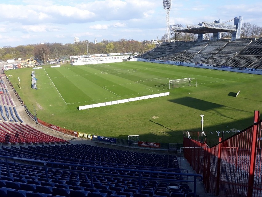 Stadion w Szczecinie: Pamiątkowe krzesełka dla kibiców "Dumy Pomorza"