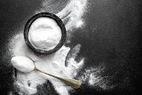 Wyjątkowe 12 zastosowań sody oczyszczonej w kuchni. Dodaj szczyptę do gotującego się kalafiora i zobacz, co się stanie