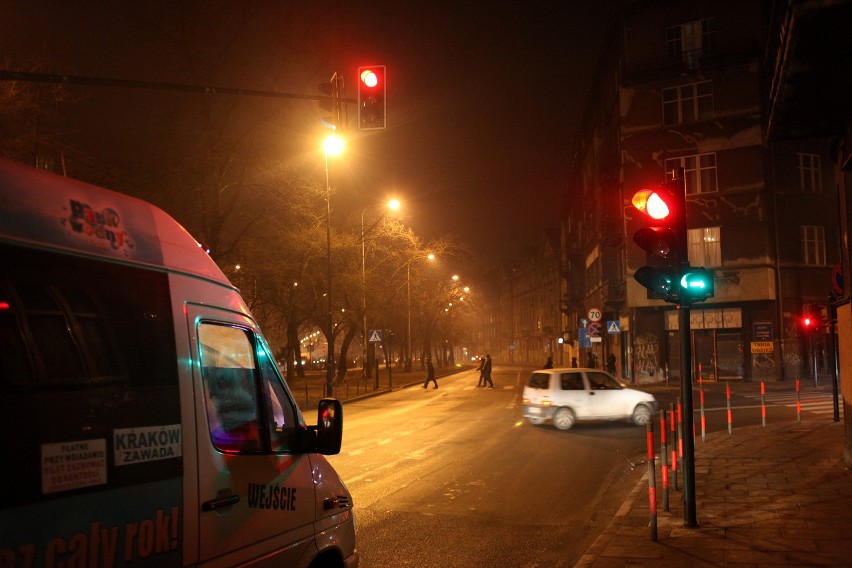 Nowe światła na al. Słowackiego. Kierowcy grzęzną w korkach, piesi się cieszą [WIDEO, ZDJĘCIA]