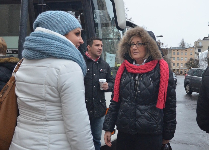 Manifestacja PIS w Warszawie. Łodzianie wyruszyli do stolicy [ZDJĘCIA]