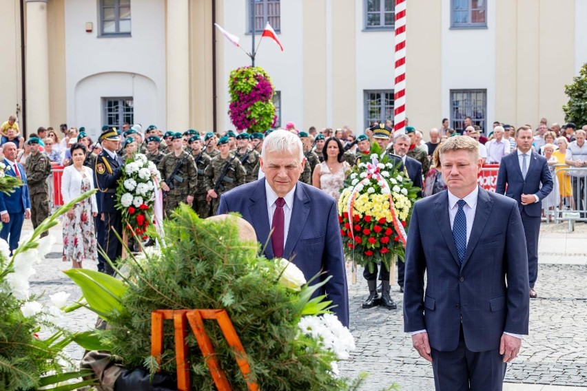 Uroczyste obchody Święta Wojska Polskiego pod pomnikiem...