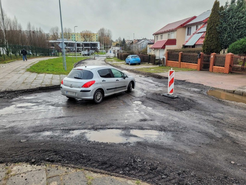 Rozpoczęły się prace związane z przebudową odcinka ulicy...