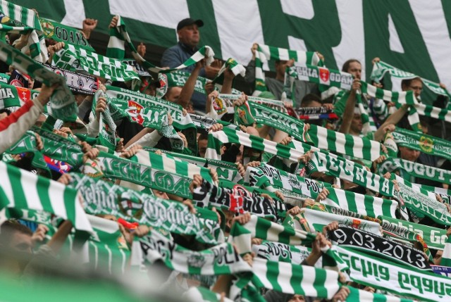 Kibice Lechii Gdańsk chcieliby obejrzeć mecz biało-zielonych z Barceloną na PGE Arenie