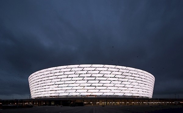Piłkarze Rakowa Częstochowa dotarli do Baku. Z Karabachem zagrają na stadionie mogącym pomieścić 70 tys. kibiców