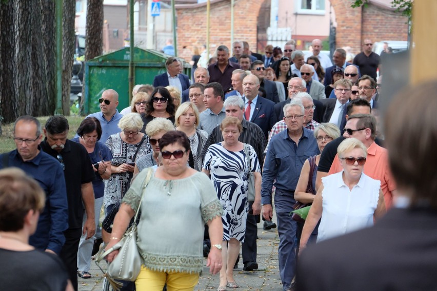 Pogrzeb Jarosława Dziemiana na cmentarzu farnym w...