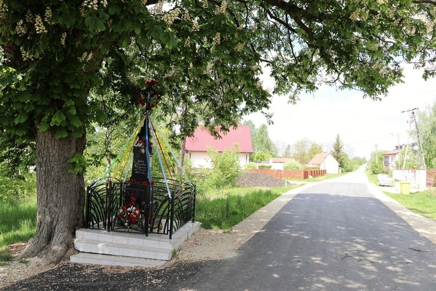 W Rakowie, Pierzchnicy i Chmielniku oddano do użytku zmodernizowane drogi powiatowe (ZDJĘCIA)