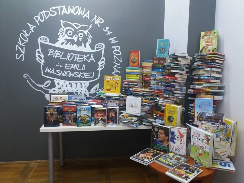 Uczniowie SP nr 34 w Poznaniu dostali od Amazona książki i czytniki z 50 e-bookami