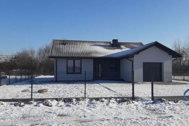 Zobacz najtańsze domy wystawione na sprzedaż w Radomiu na portalu Otodom.pl. KLIKNIJ W ZDJĘCIE I PRZEJDŹ DO GALERII&gt;&gt;&gt;&gt;