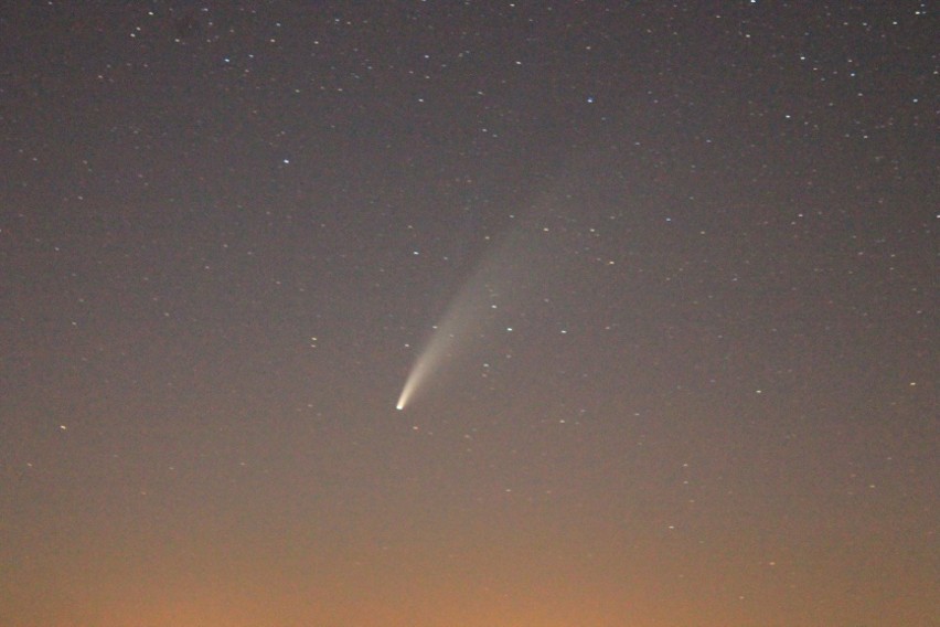 Kościelec, Pławowice. Naszemu Czytelnikowi udało się sfotografować kometę. Astronomowie podpowiadają, kiedy można ją zobaczyć